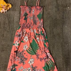 Cute silky floral dress!